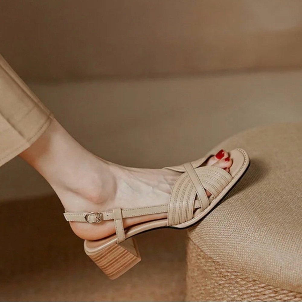 Chic Tan Women's Sandals